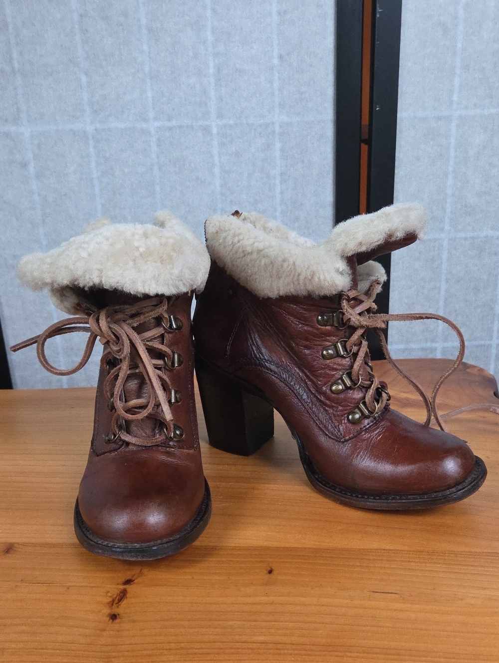 Freebird by Steven Swiss Shearling lace-up booties Size 7